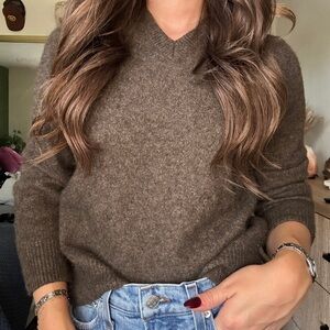 Banana Republic 100% Cashmere Sweater XS/S